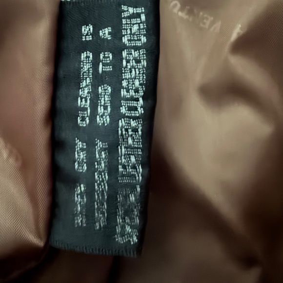 Woman’s leather bomber jacket - Picture 7 of 9